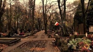 cemetery-powazki--warsaw-min
