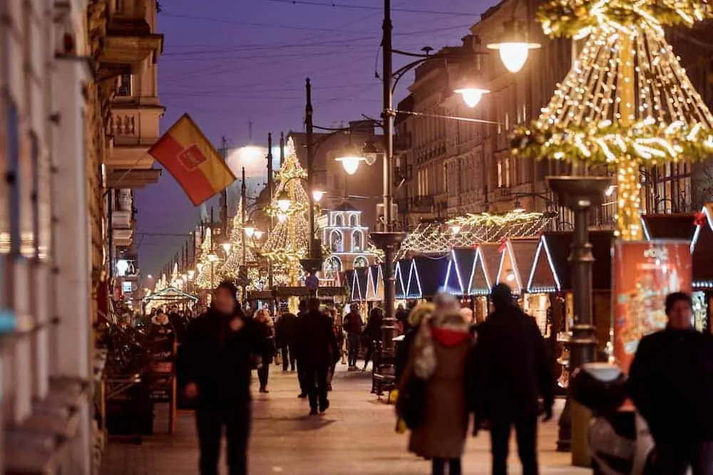 piotrkowska-christmas-street-min